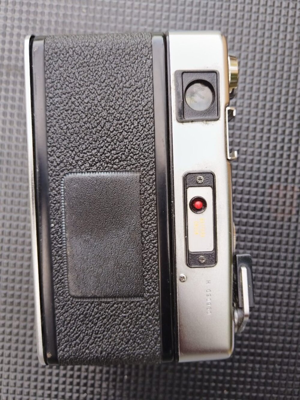 Vintage 2-piece 35mm camera set - Yashika Electro 35GS and Canon Canonette QL19 - Picture 4 of 6